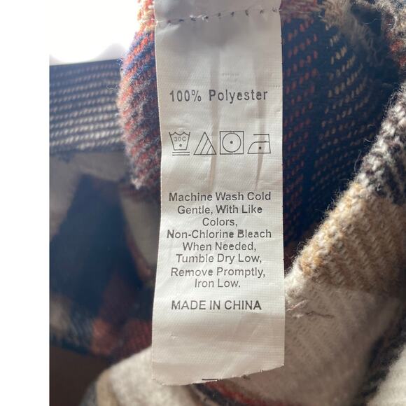 Cozy Flannel button up Jacket - Size S - Picture 4 of 8